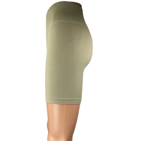 Adanola Women's Olive Green Rib Knit Mid Rise Activewear Yoga Gym Biker Shorts S - Picture 2 of 4